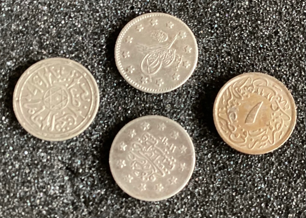 4 monety