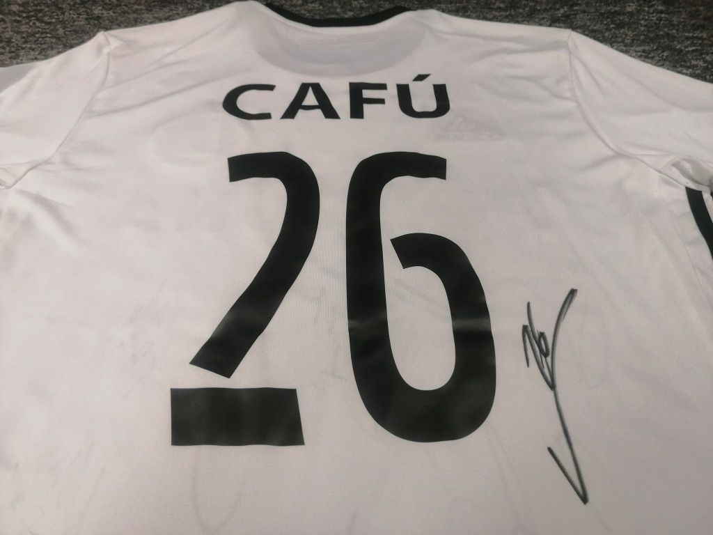 Legia (Cafu) - koszulka z autografami zespołu