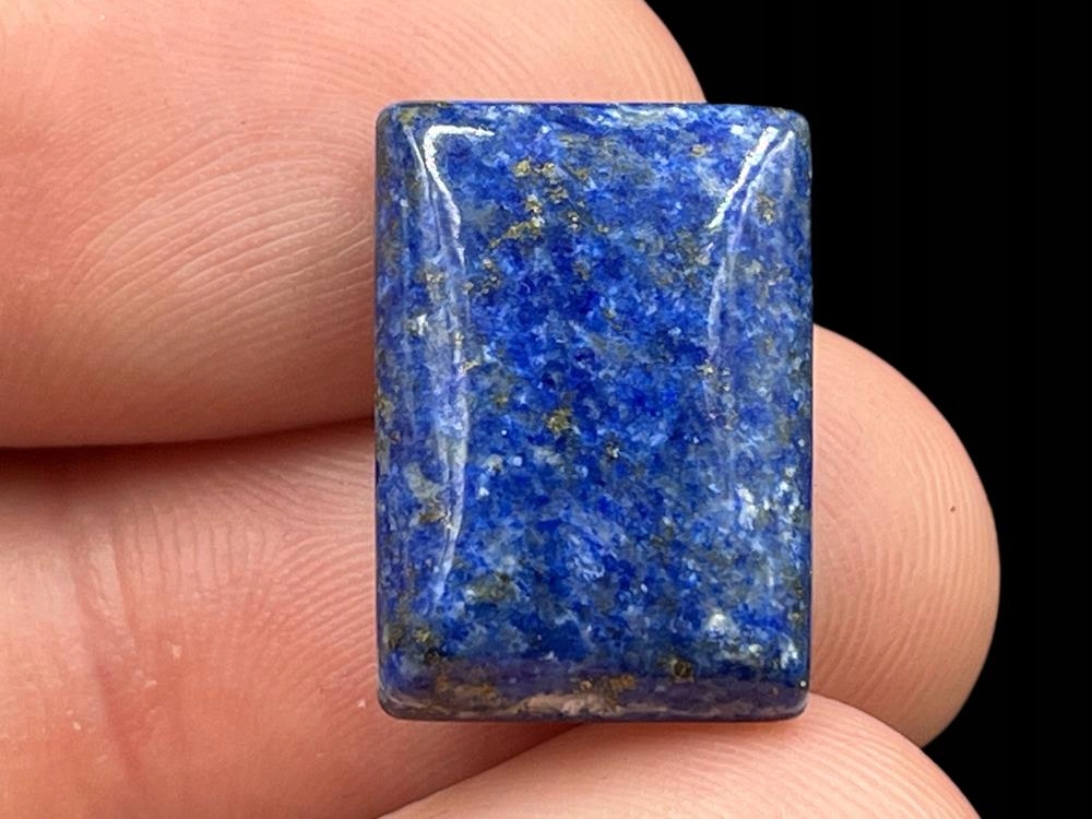 Lapis lazuli z pirytem, kaboszon niebarwiony 18mm x 13mm.