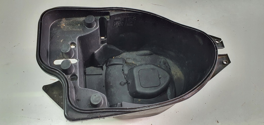 PEUGEOT JET FORCE 50 SCHOWEK POD SIEDZENIE KUFER