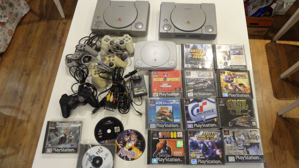 MEGA ZESTAW PLAYSTATION PSX 3szt WRAZ Z 18 GRAMI,