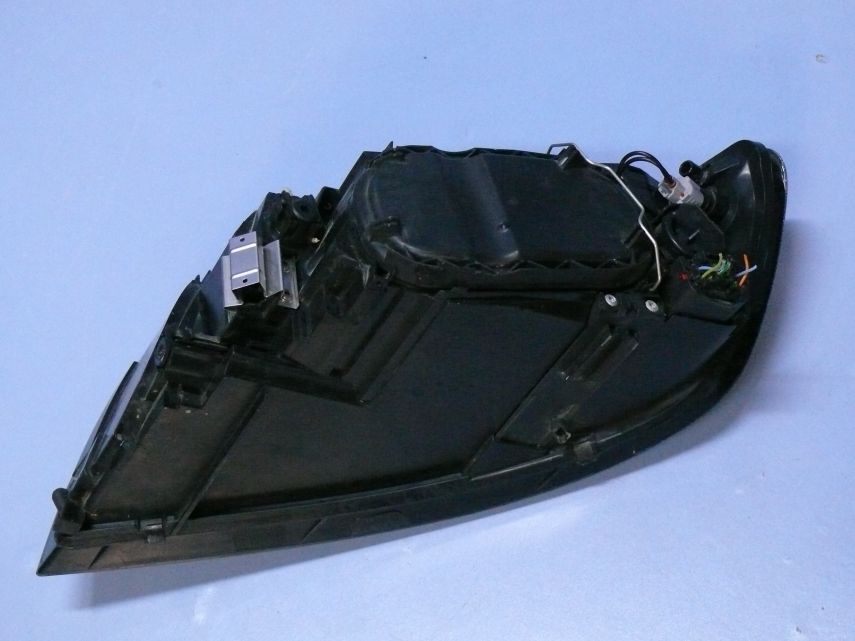 LAMPA PRZEDNIA PRAWA VOLVO S40 S40 2004 2007 6686643344