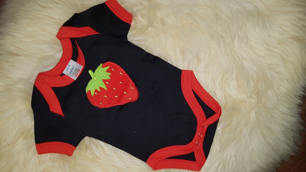 JNOWY CZARNY BODZIAK BODY TRUSKAWKA 3D 9-12M