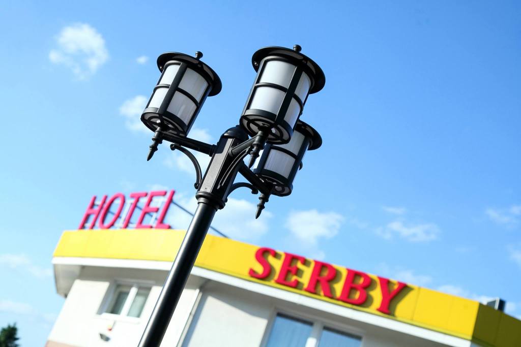 Weekend Hotel Serby