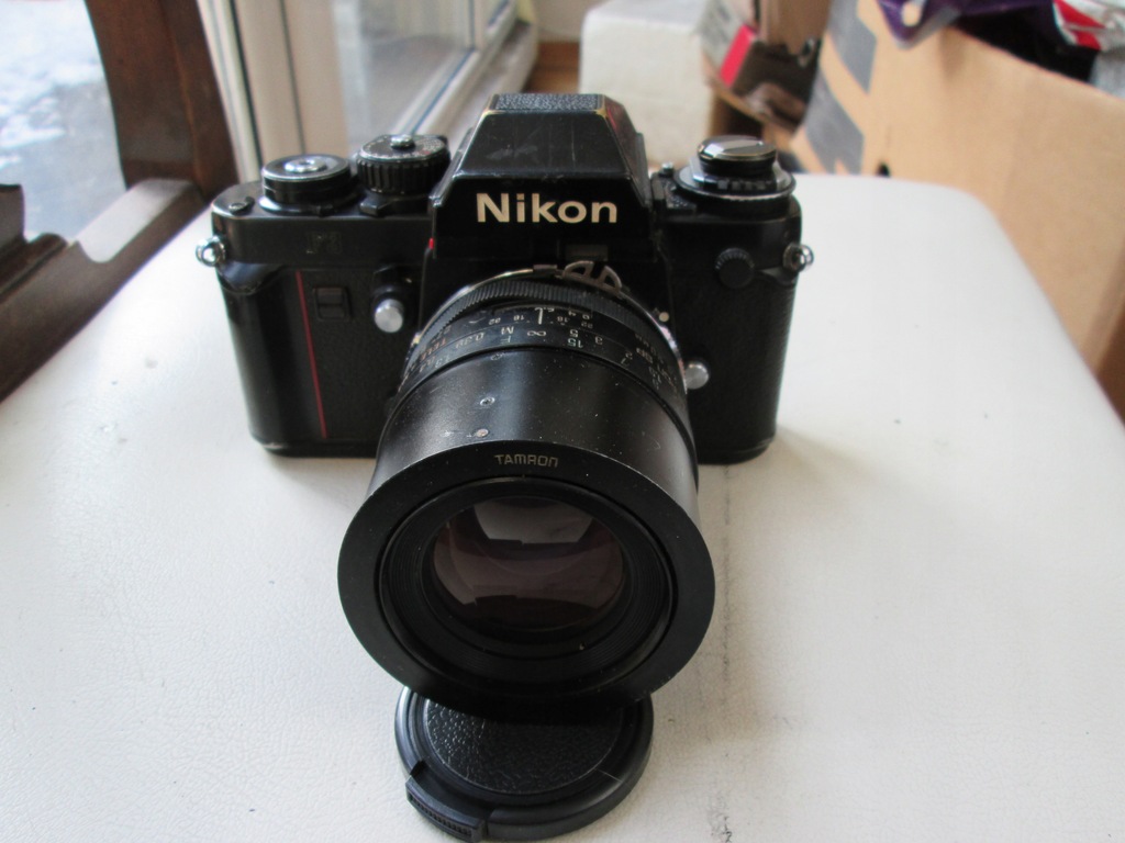 Aparat Nikon F3 - Z OBIEKTYWEM TAMRON 90 / 2,5