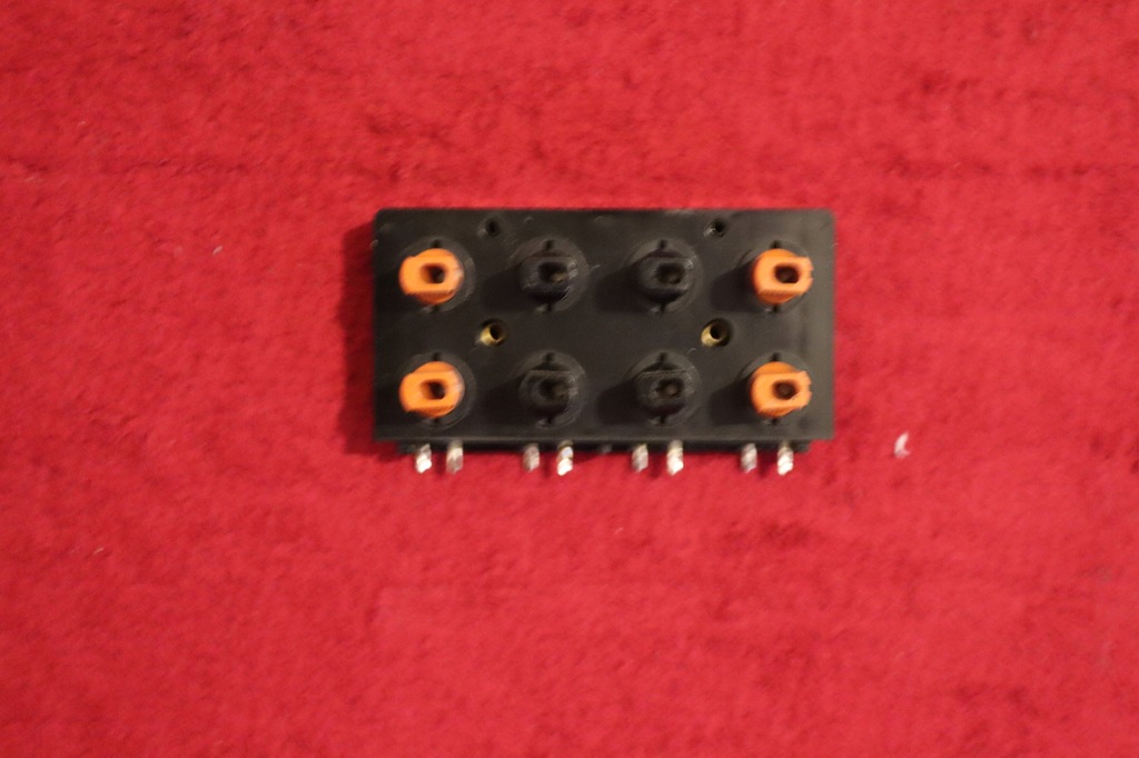 Terminal, gniazdo głośnikowe Technics SU-2VA