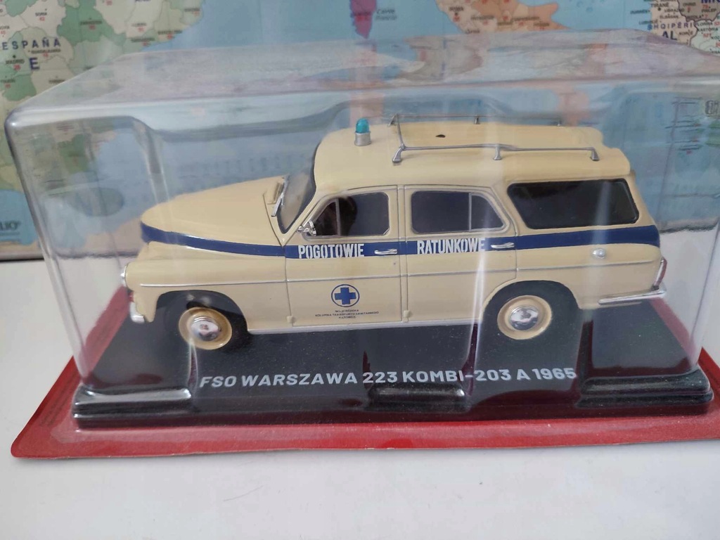 Hachette 1:24 Warszawa 223 Kombi - 203 A 1965 Pogotowie Ratunkowe Prl