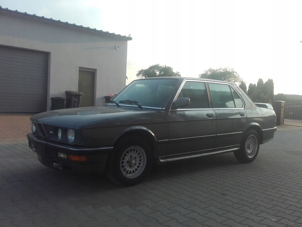 BMW E 28 528 I
