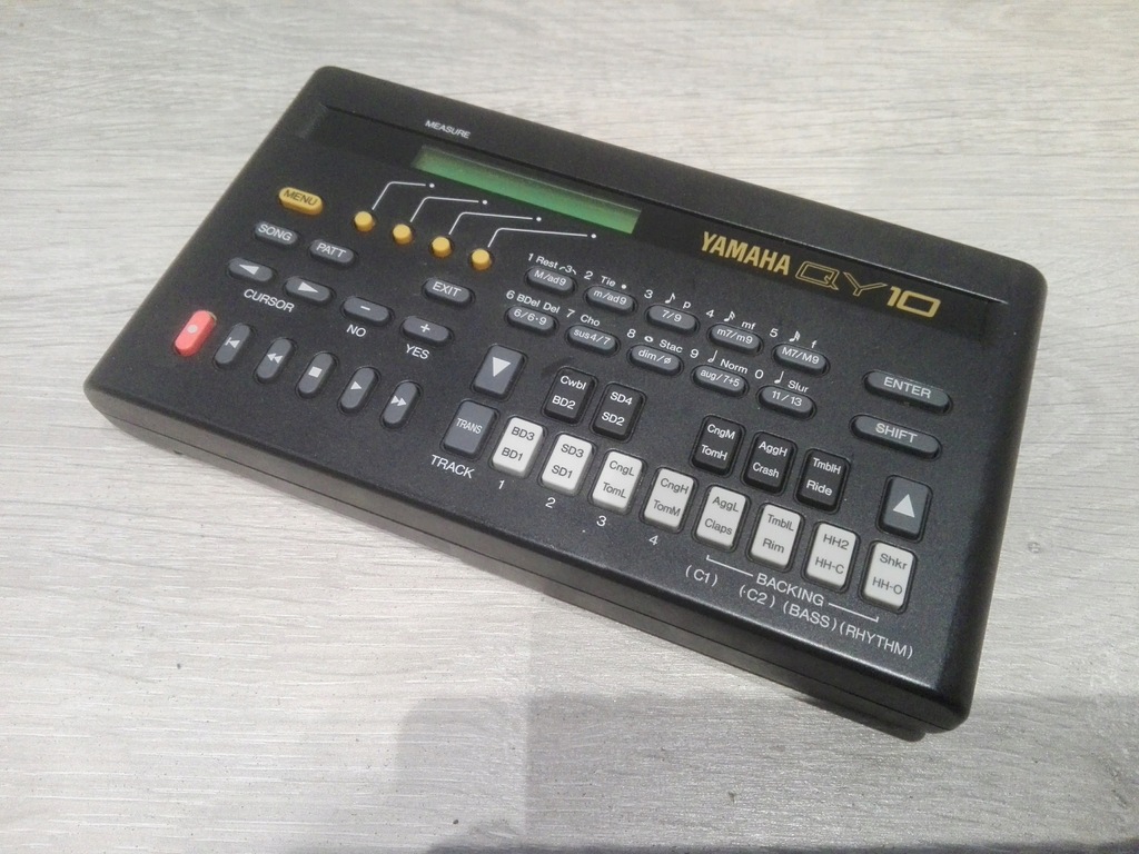 YAMAHA　QY10 YAMAHA QY10 Midi Sequencer Synth Drum Machine - 9181008351