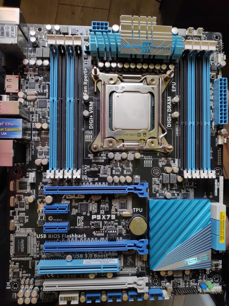 Asus P9X79 + Intel Core i7 3930K LGA2011 6 core