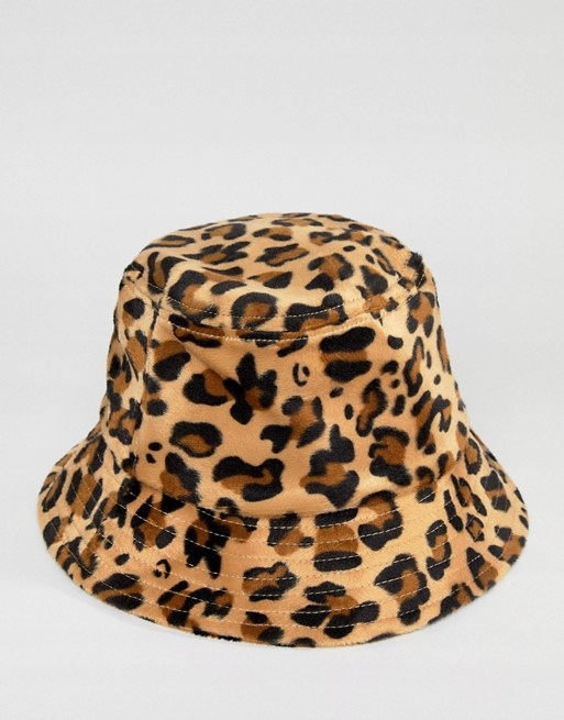 bucket hat stradivarius