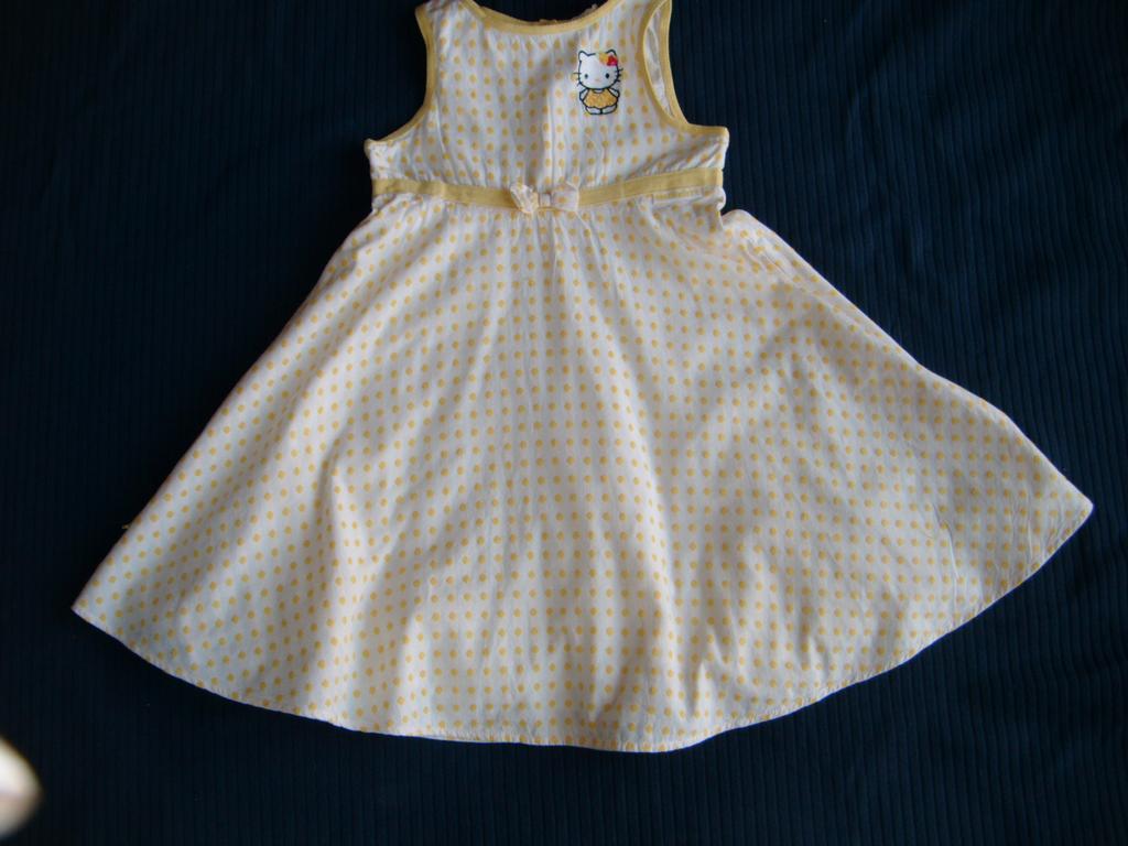 H M 122 cm sukienka z HELLO KITTY w grochy