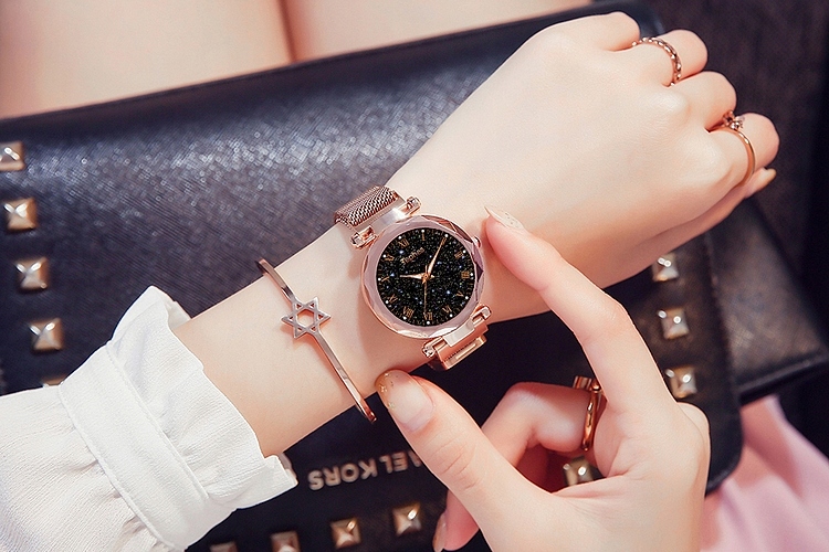 Купить Часы женские МАГНИТНЫЙ БРАСЛЕТ, золото A286: отзывы, фото, характеристики в интерне-магазине Aredi.ru
