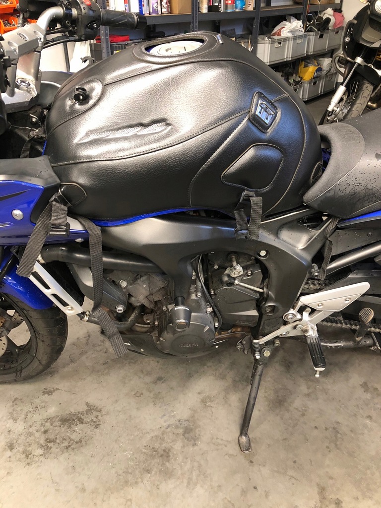 Yamaha FZ6 Fazer Bagster pokrowiec na bak osłona 8800434139