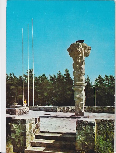 Wolin Pomnik Trygława 69r