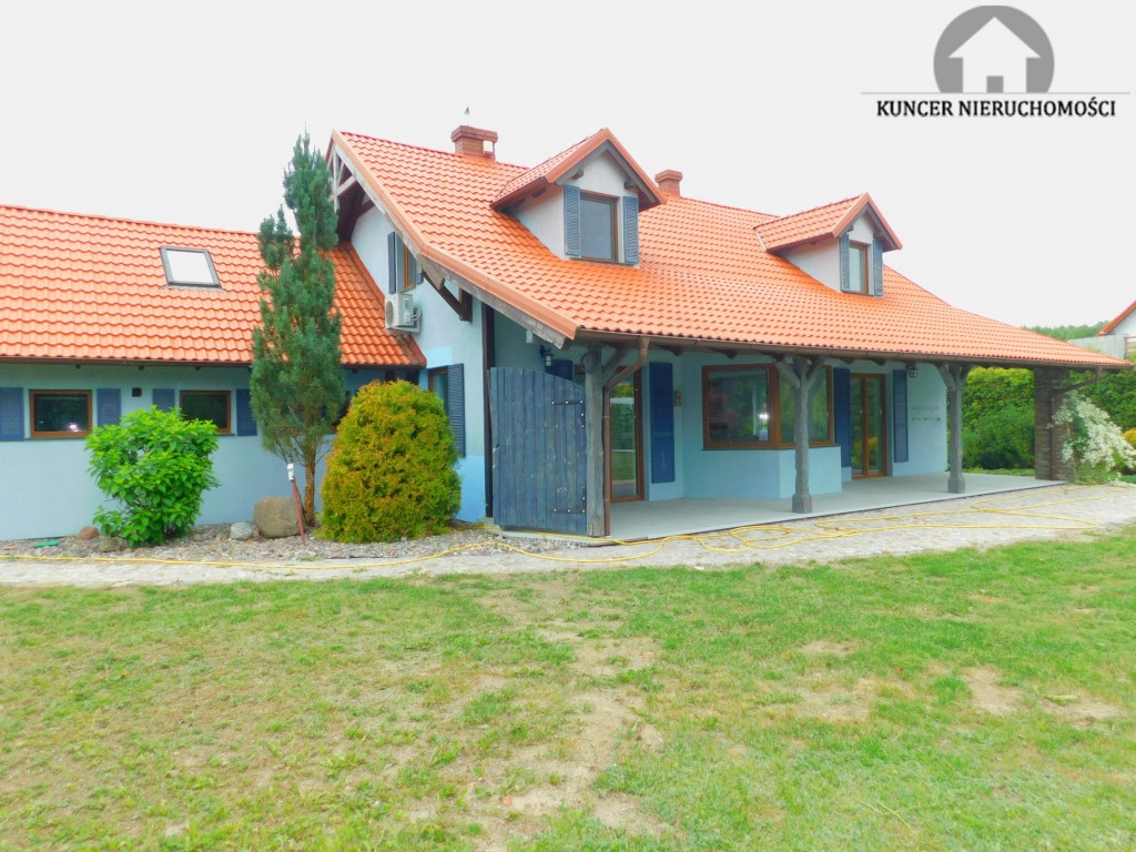 Dom, Kruklanki, Kruklanki (gm.), 237 m²