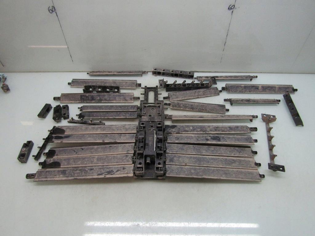 レシート mtd0058 flk020209 MAZDA 3 BP IV 20R SILNICZEK ŻALUZJI PLASTIK OSŁONA ŻALUZJA