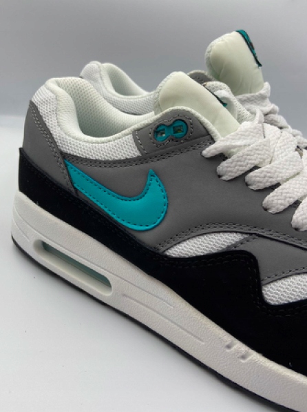 Купить Кроссовки NIKE AIR MAX 1 ESSENTIAL 537383 113 KICKS r42: отзывы, фото, характеристики в интерне-магазине Aredi.ru