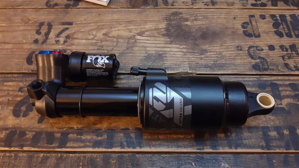 fox float x2 205 x 60 trunnion