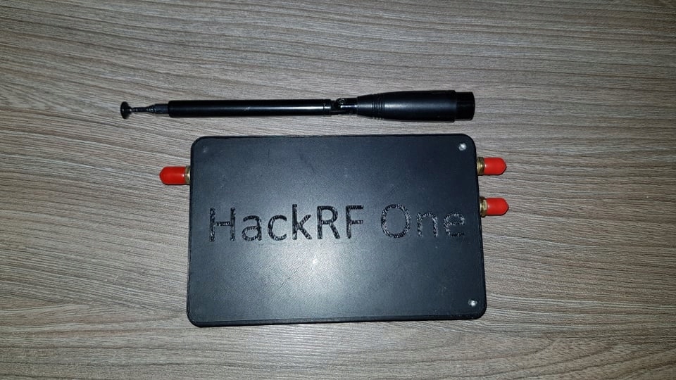 HackRF One SDR 2018 1MHz - 6GHz + antena