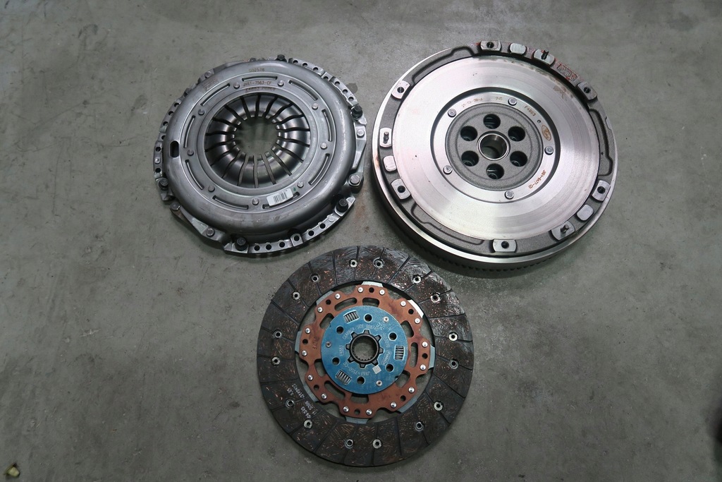 KOŁO DWUMASOWE FOCUS MK4 1.5 ECOBLUE JX61-6477-CD - 14640303849