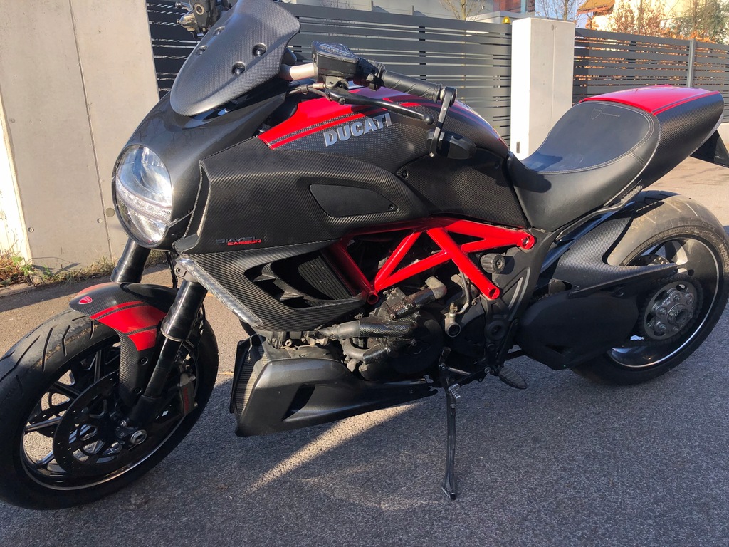 DUCATI Diavel Carbon wydech Remus Carbon