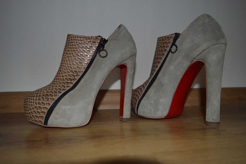 Christian Louboutin skóra naturalna 39 24,5 cm