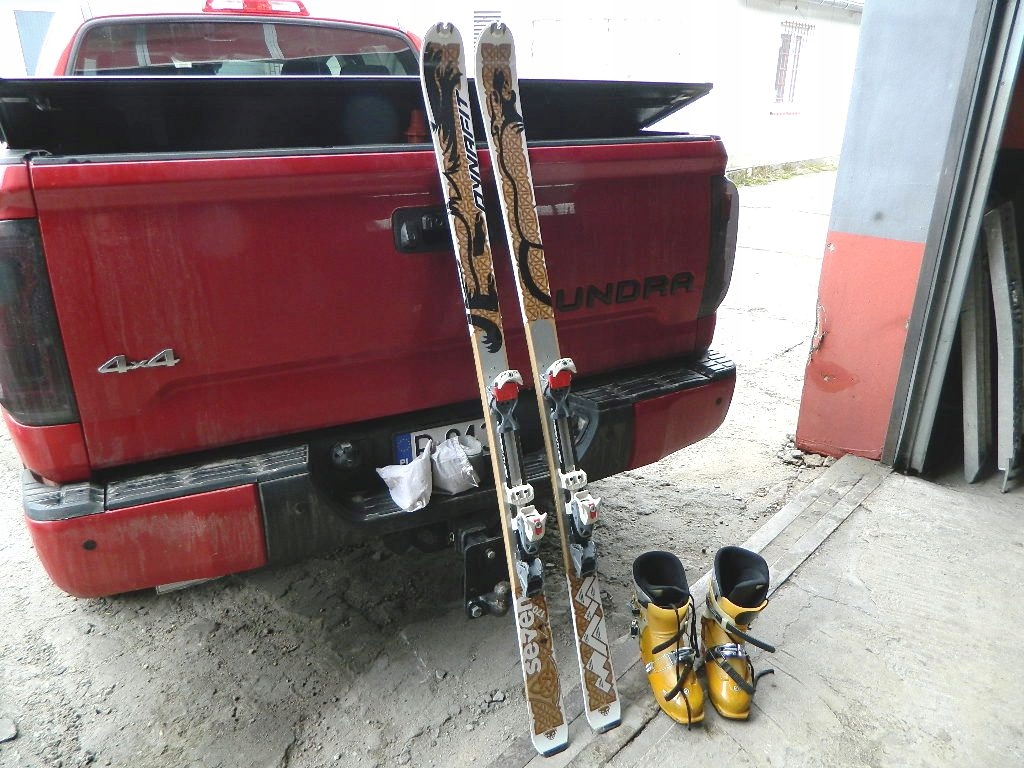 zestaw skitourowy DYNAFIT Seven narty wiązania foki buty