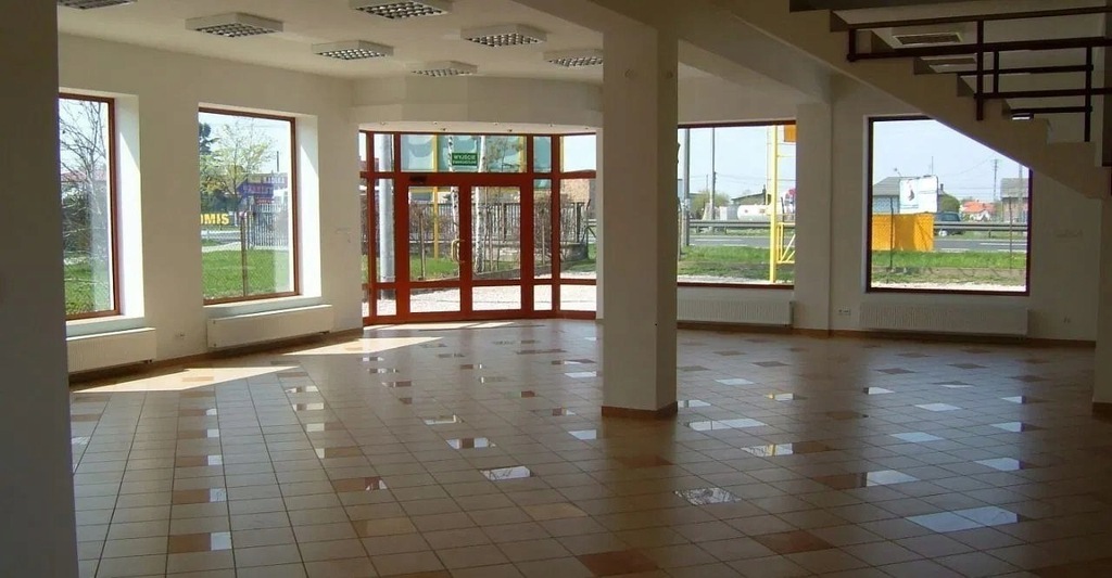Komercyjne, Janki, Raszyn (gm.), 276 m²