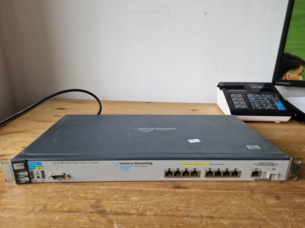 SWITCH HP PROCURVE J8762A 2600-8-PWR