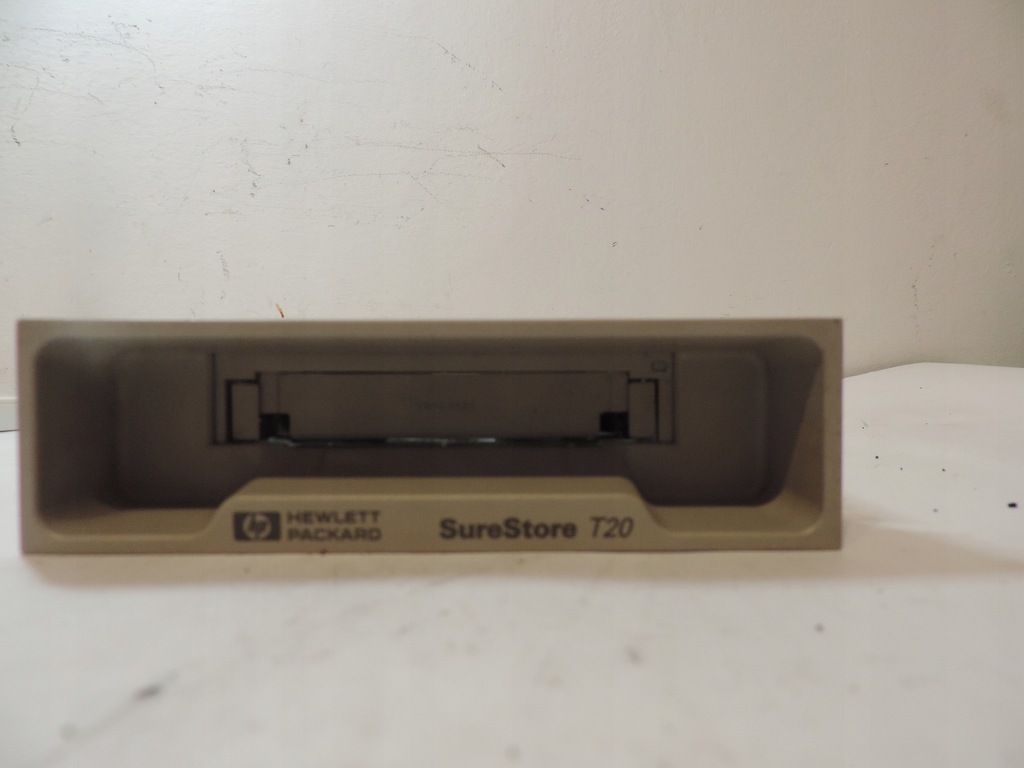 HEWLETT PACKARD SURESTORE T20 54/1/2024