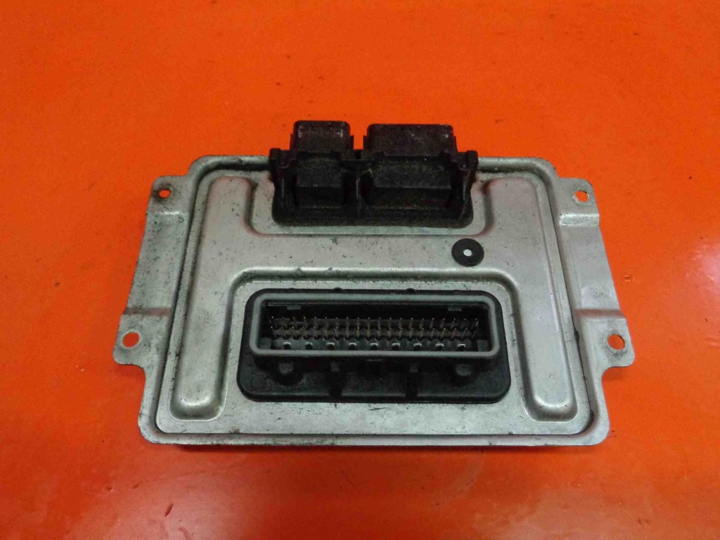 CHRYSLER 300C 3.5 V6 05 modul FCM P04692032AH 7107506359