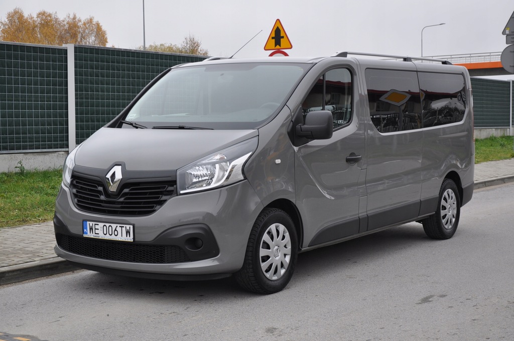 RENAULT TRAFIC 9 osobowy Long Krajowy 100% Bezwypadkowy I Właściciel
