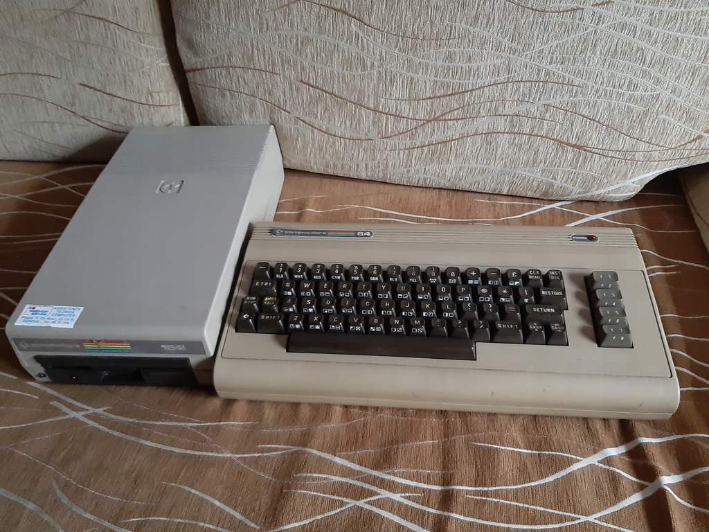 Commodore C64 + Stacja1541.. ORYGINAŁ..LICYTACJA