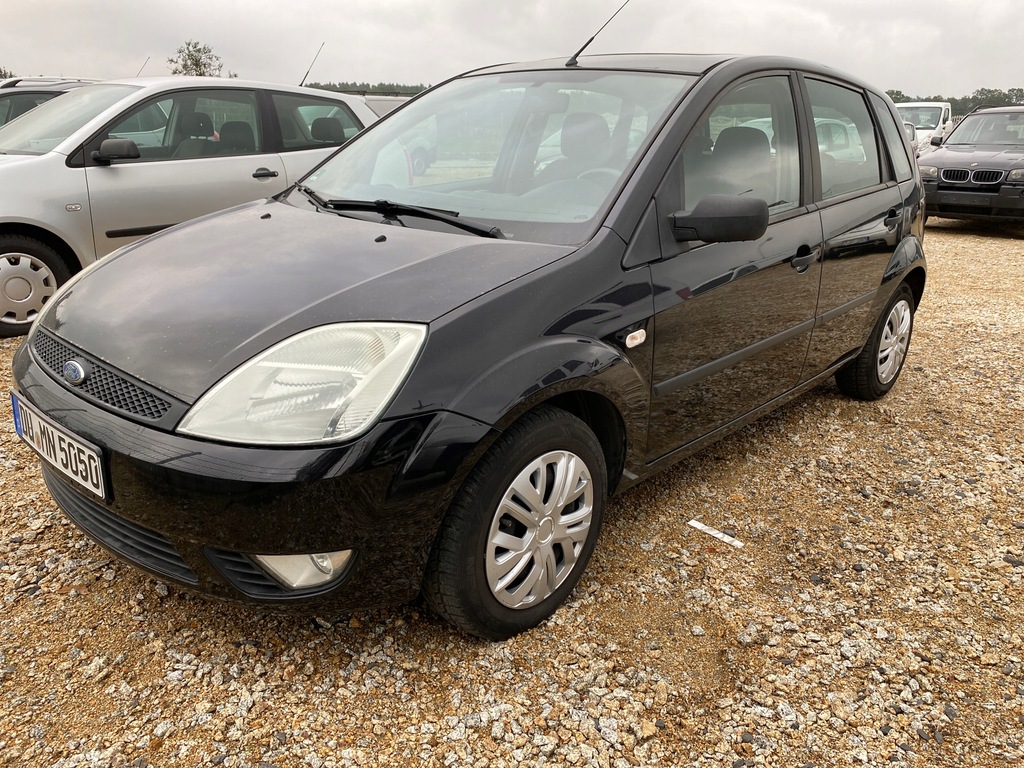 ford fiesta 1,3 i 5 drzwi klima szyberdach