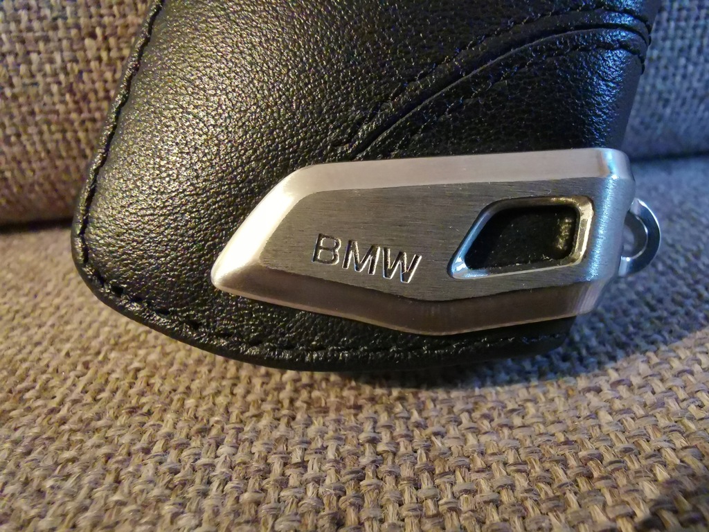 Etui skórzane kluczyk BMW lines basic 82292219911
