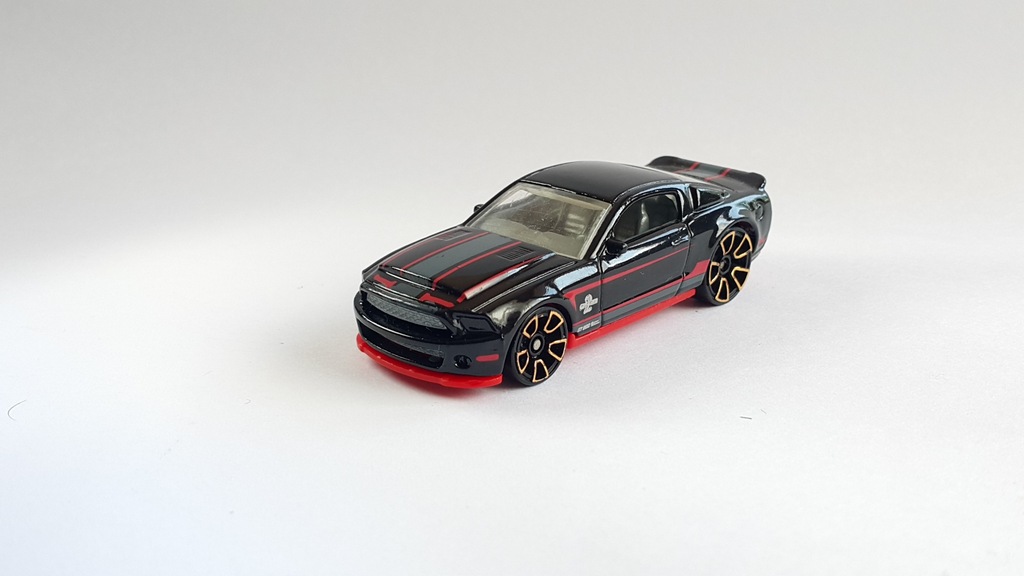 HOT WHEELS FORD MUSTANG SHELBY GT500 SUPER SNAKE