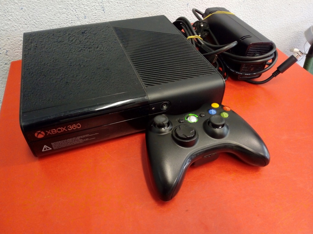 Konsola Microsoft Xbox 360 E 320 GB czarny