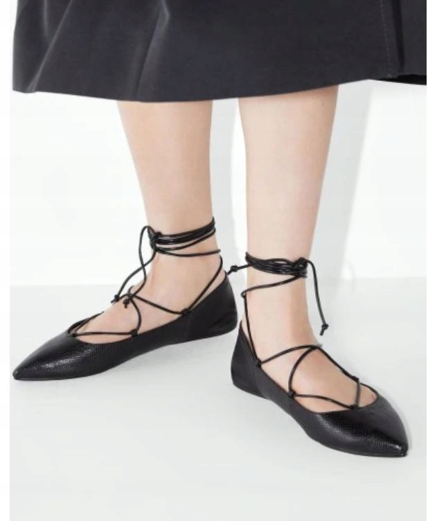 Zara czarne baleriny wiązane wężowy motyw 36