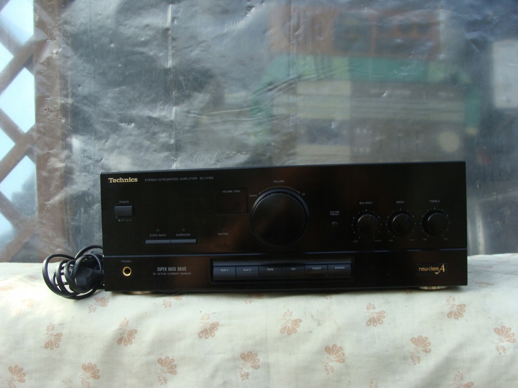 WZMACNIACZ TECHNICS MODEL. SU-X102