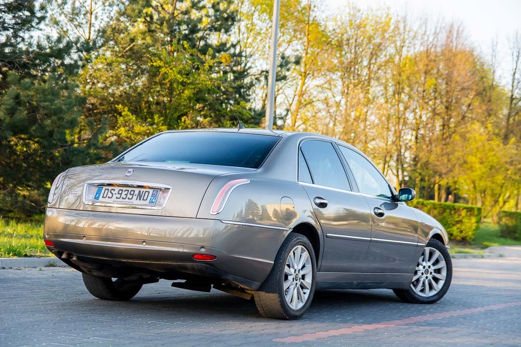 Lancia thesis chrysler 200c 06 image