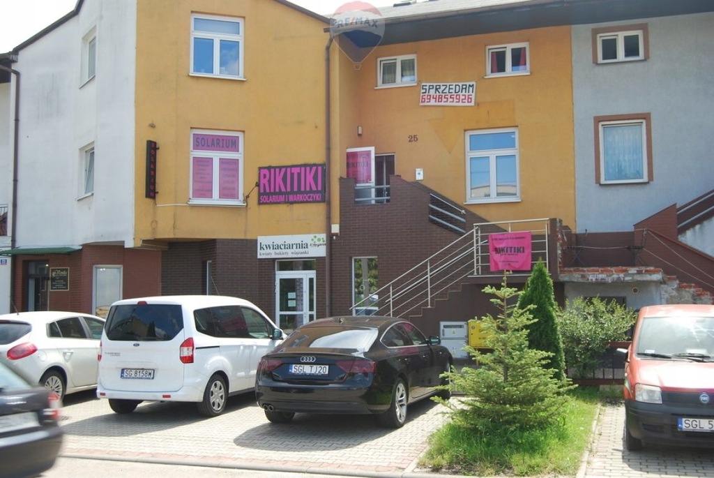 Komercyjne, Knurów, Gliwicki (pow.), 216 m²