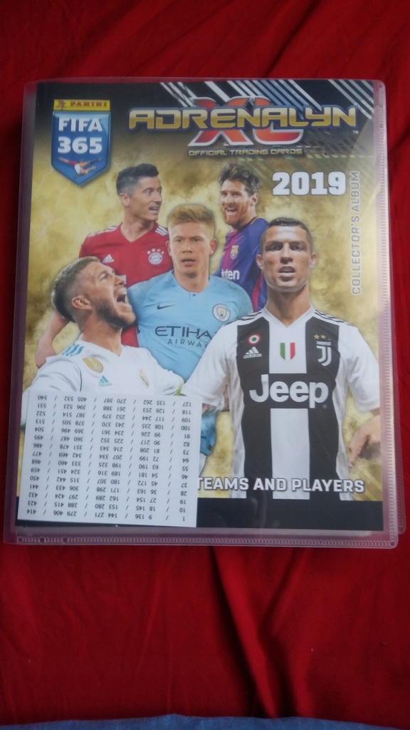 Album Panini 2019 - 382 karty + 15 limited