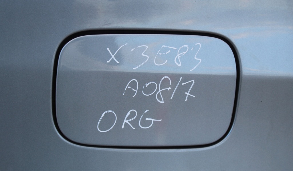 KLAPKA WLEWU PALIWA BMW X3 E83 A08 SILBERGRAU
