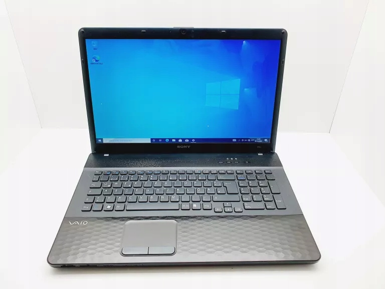 LAPTOP SONY VAIO INTEL PETIUM 4/120 GB SSD 17 CAL