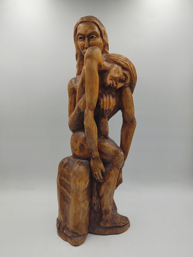 Rzeźba drewniana - Pieta, ZDJĘCIE Z KRZYŻA