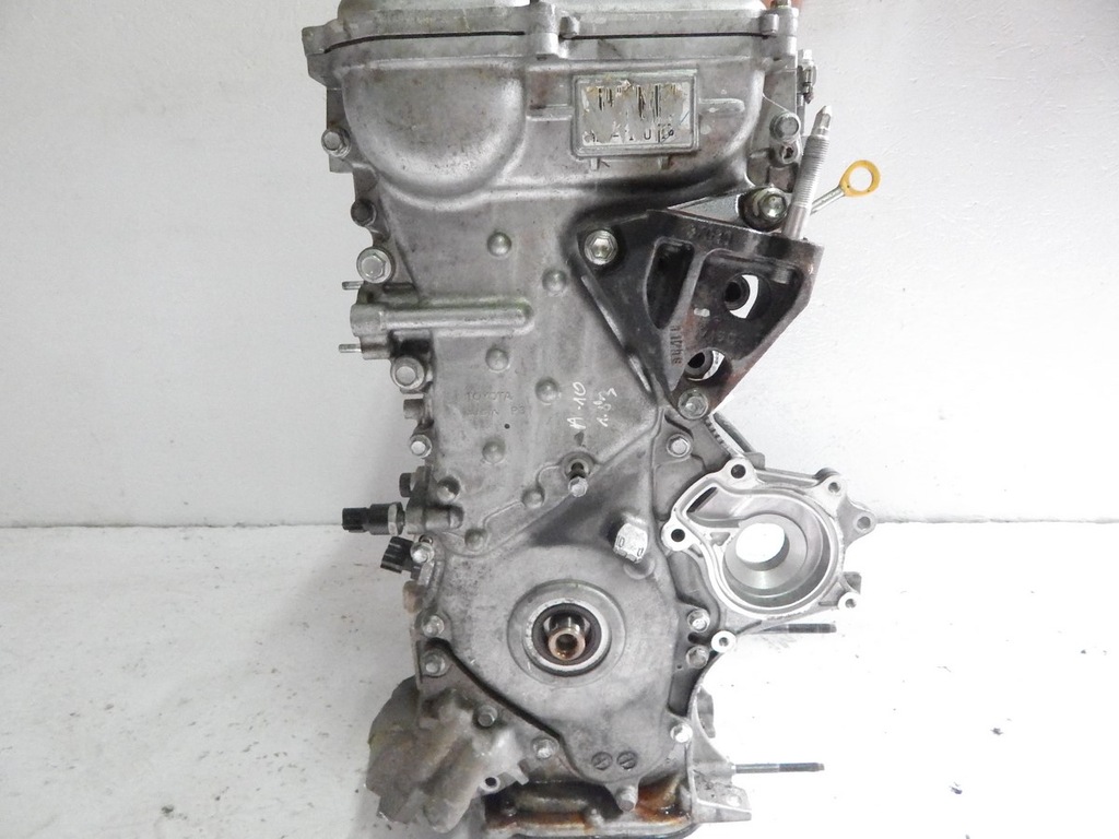 SILNIK 1.8 B 2ZR TOYOTA VERSO AVENSIS T27 0915