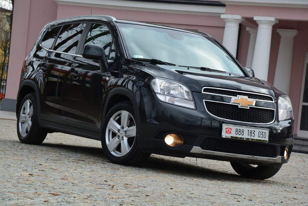 Fajny Czarny 7-mio os. CHEVROLET ORLANDO 2.0 163KM