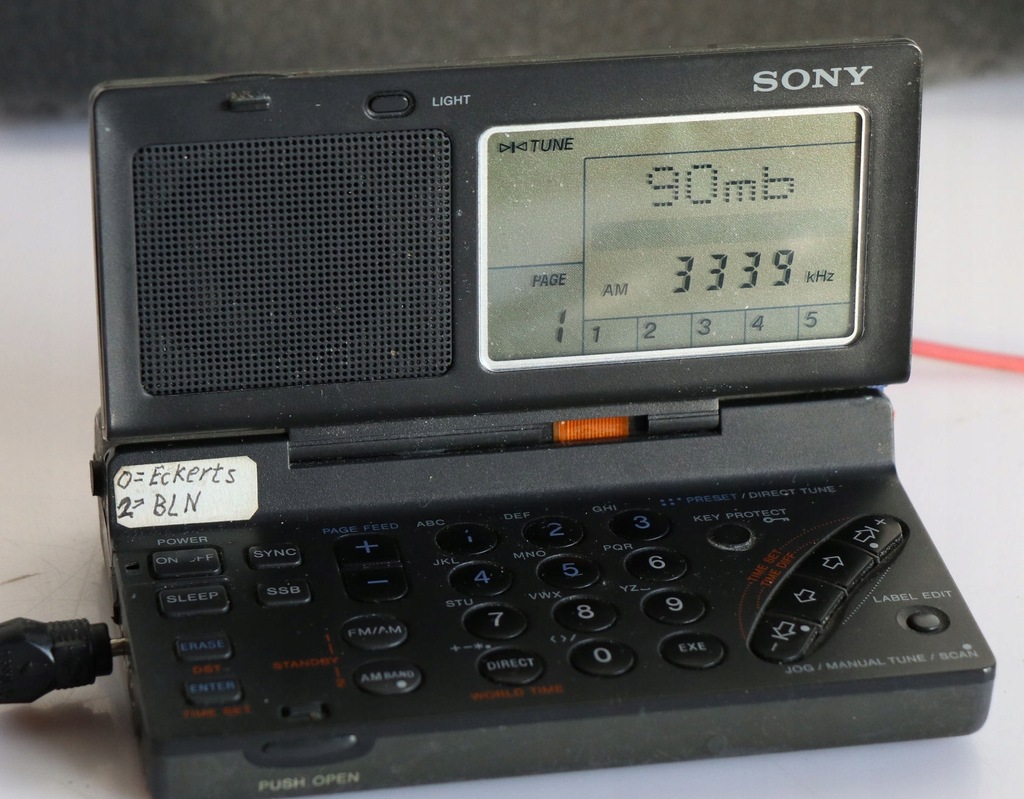 SONY ICFSW100 Synthesized World Band AM/FM stereo 13391621298