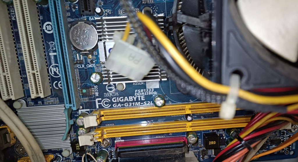 Komputer z płytą główą Gigabyte GA-G31M-S2L